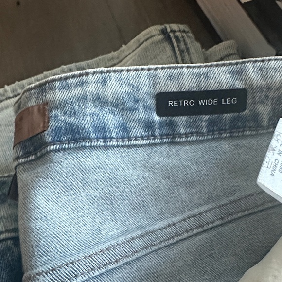 Judy Blue Light Blue Relaxed Women’s Jeans - Picture 3 of 5